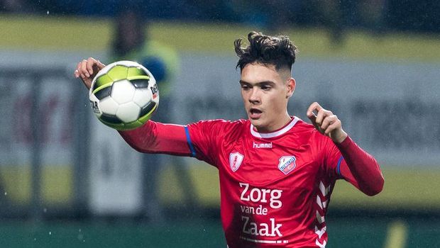 UTRECHT, NETHERLANDS - AUGUST 27: (L-R) Joey van den Berg of NEC Nijmegen, Shayne Pattynama of FC Utrecht U23  during the Dutch Keuken Kampioen Divisie  match between Utrecht U23 v NEC Nijmegen at the Stadium Galgenwaard on August 27, 2018 in Utrecht Netherlands (Photo by Cees van Hoogdalem/Soccrates/Getty Images)