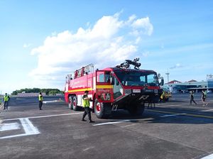 Proses Evakuasi Ban Pesawat Wings Air di Ngurah Rai Berjam-jam
