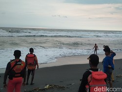 1 ABG Hilang Terseret Ombak di Pantai Congot Kulon Progo