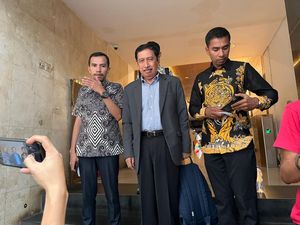 Rektor Ibnu Chaldun Musni Umar Serahkan Bukti Gelar Profesor ke Polisi Rektor Ibnu Chaldun Musni Umar Serahkan Bukti Gelar Profesor ke Polisi