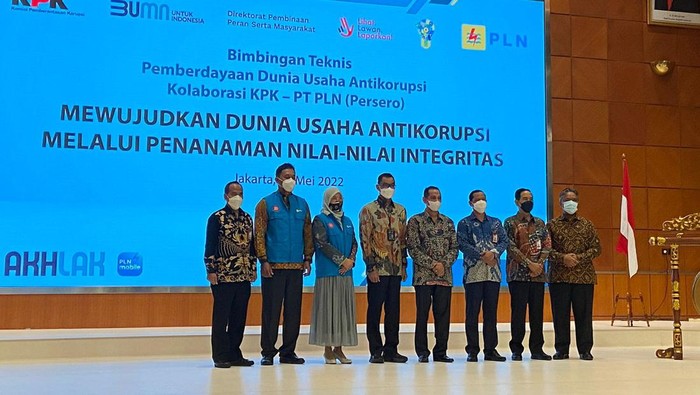 Rompi Biru yang Dikenalkan KPK