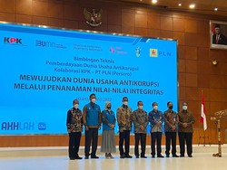 KPK Kenalkan Rompi Biru Penangkal Korupsi: Ini Anti-rompi Oranye