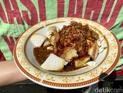 Mampir Karawang Bisa Sarapan Tahu Bumbu di Warung Mang Edo