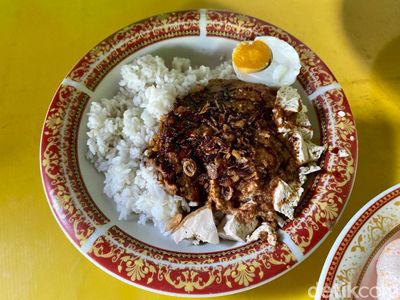 Manis Gurih Tahu Bumbu Mang Edo khas Karawang yang Legendaris