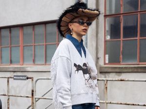 5 Aksesori Wajib untuk Kamu yang Ingin Bergaya Street Fashion 5 Aksesori Wajib untuk Kamu yang Ingin Bergaya Street Fashion