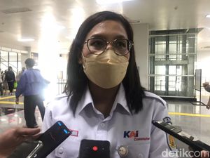 Penumpang Membeludak di Manggarai, PT KCI Minta Bersabar dan Adaptasi Penumpang Membeludak di Manggarai, PT KCI Minta Bersabar dan Adaptasi