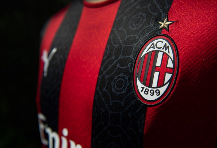 MANCHESTER, ENGLAND - MAY 19: The AC Milan home shirt displaying the club badge on May 19, 2021 in Manchester, United Kingdom. (Photo by Visionhaus/Getty Images)