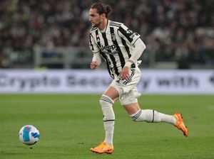 MU Ingin Rabiot, Hati-hati Ibunya Galak MU Ingin Rabiot, Hati-hati Ibunya Galak