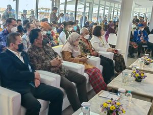 Anggota Watimpres Distribusikan Bantuan Obat Malaria ke NTB