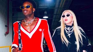 Foto: Putra Madonna yang Sering Pakai Dress, Jadi Kontroversi