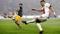 Sejak debut bersama Ajax, pemain berusia 33 tahun ini selalu bikin dua digit gol dan assist! (Getty Images)