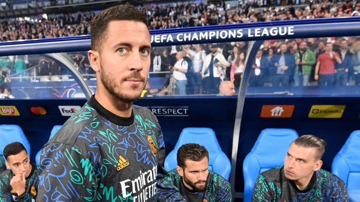 PARIS, FRANCE - MAY 28 : Hazard Eden of Real Madrid seated on the bench during the UEFA champions league final match between Real Madrid and Liverpool FC on Stade de France May 28, 2022 in Paris, France, 28/05/2022 ( Photo by CROCHET / Photonews via Getty Images)