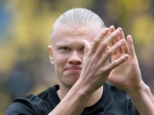 Bocoran Aksi Erling Haaland Pakai Jersey Man City