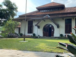 Bung Karno dan Sakralnya Perjuangan di Gedung Indonesia Menggugat