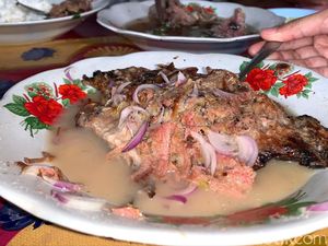 Kelat Holat, Makanan Raja Tapanuli Selatan dari Parutan Batang Pohon Kelat Holat, Makanan Raja Tapanuli Selatan dari Parutan Batang Pohon
