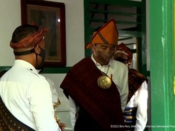 Momen Jokowi Kunjungi Rumah Pengasingan dan Taman Renungan Bung Karno