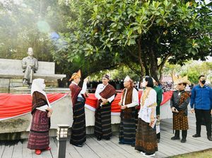 Jokowi Sambangi Taman Renungan Bung Karno, Tempat Lahirnya Pancasila Jokowi Sambangi Taman Renungan Bung Karno, Tempat Lahirnya Pancasila