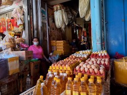 Harga Konsisten Naik, Pedagang Telur di Buleleng Sepi Pembeli