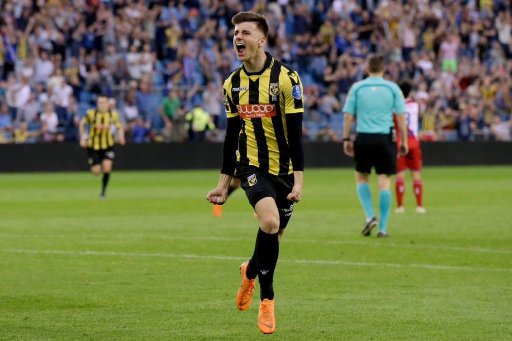 LONDON, ENGLAND - MAY 22: Mason Mount of Chelsea during the Premier League match between Chelsea and Watford at Stamford Bridge on May 22, 2022 in London, England. (Photo by Robin Jones/Getty Images)
