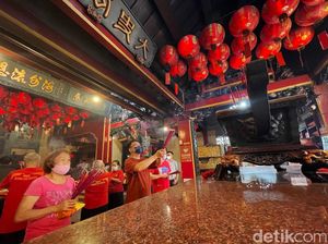 Senangnya Jemaat Vihara Dharma Bhakti, Perayaan Imlek Tahun Ini Leluasa Senangnya Jemaat Vihara Dharma Bhakti, Perayaan Imlek Tahun Ini Leluasa