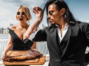 Merasa Kena Getok Harga, Pelanggan Salt Bae Unggah Bon Makan Rp 90 Juta Merasa Kena Getok Harga, Pelanggan Salt Bae Unggah Bon Makan Rp 90 Juta