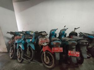 Potret Puluhan Motor Dinas Pemkot Depok Terbengkalai dan Berdebu Potret Puluhan Motor Dinas Pemkot Depok Terbengkalai dan Berdebu