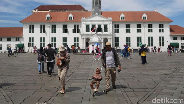 Petang di Kota Tua