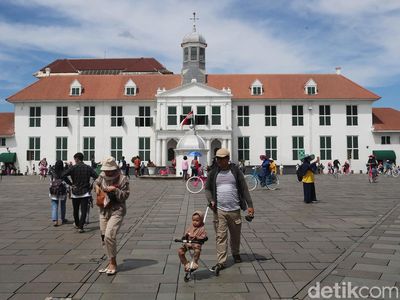 Petang di Kota Tua
