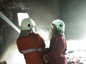 Diduga Korsleting Listrik, Kamar Tidur Warga Abiansemal Terbakar Diduga Korsleting Listrik, Kamar Tidur Warga Abiansemal Terbakar