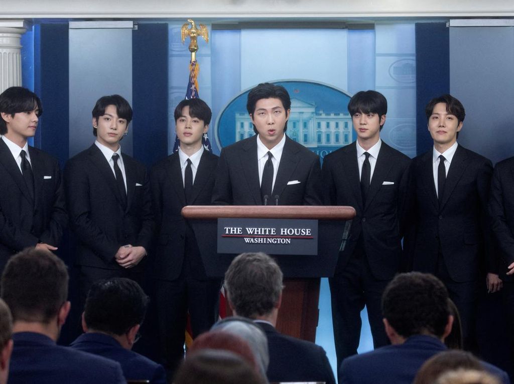 BTS Gaungkan Hentikan Anti-Asia di Gedung Putih BTS Gaungkan Hentikan Anti-Asia di Gedung Putih