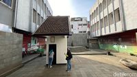 Warga Kunjungi Penjara Soekarno di Bandung Saat Hari Lahir Pancasila