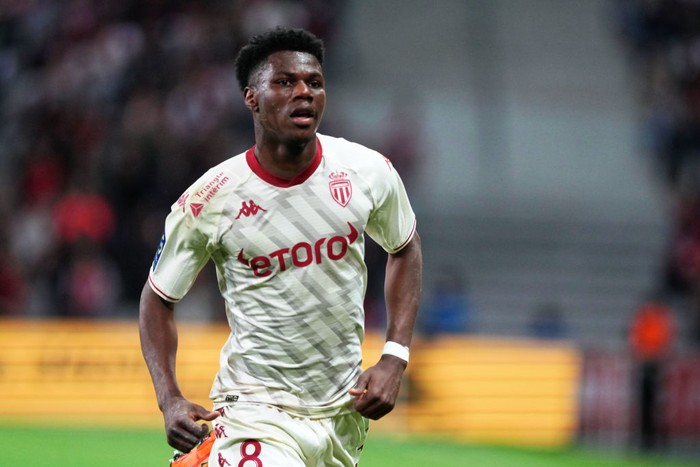LILLE, FRANCE - MAY 06: Aurelien Tchouameni of AS Monaco celebrates after scoring his teams 2nd goal  during the Ligue 1 Uber Eats match between Lille OSC and AS Monaco at Stade Pierre Mauroy on May 6, 2022 in Lille, France. (Photo by Sylvain Lefevre/Getty Images)