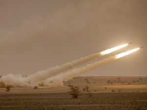 AS Kirim Lebih Banyak Sistem Roket HIMARS ke Ukraina AS Kirim Lebih Banyak Sistem Roket HIMARS ke Ukraina