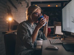 Ini yang Akan Terjadi pada Tubuh Jika Kamu Minum Kopi Sebelum Tidur