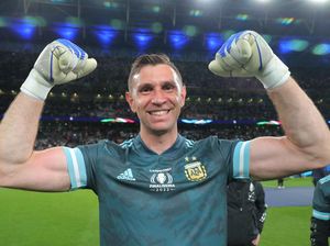 Wembley bagai Bestie bagi Emiliano Martinez Usai Dapat Trofi Lagi