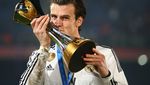 Nostalgia Bale Bersama Trofi-trofi di Real Madrid