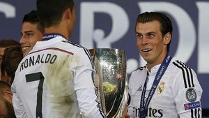 Nostalgia Bale Bersama Trofi-trofi di Real Madrid