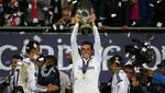 Nostalgia Bale Bersama Trofi-trofi di Real Madrid