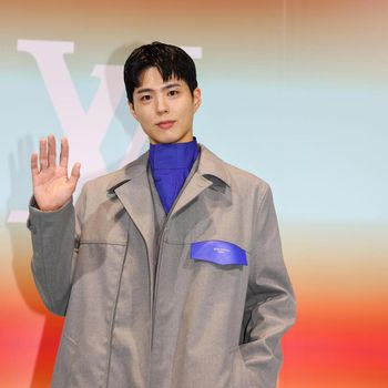 Gaya Park Bo Gum di Louis Vuitton Men's Fall/Winter 2022 Spin-Off Show