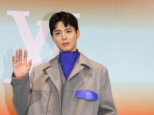 Gabung THEBLACKLABEL, Park Bo Gum Juga Akan Promosi Sebagai Penyanyi? Gabung THEBLACKLABEL, Park Bo Gum Juga Akan Promosi Sebagai Penyanyi?