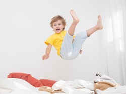 Anak Tak Bisa Diam Aktif atau Hiperaktif? Simak Perbedaannya