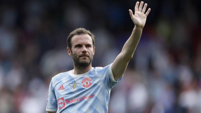 Manchester Uniteds Juan Mata waves to fans after the Premier League match at Selhurst Park, London. Picture date: Sunday May 22, 2022. (Photo by Steven Paston/PA Images via Getty Images)
