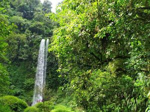 Air Terjun Menanga, Destinasi Baru Lombok Utara di Tengah Desa Adat Air Terjun Menanga, Destinasi Baru Lombok Utara di Tengah Desa Adat