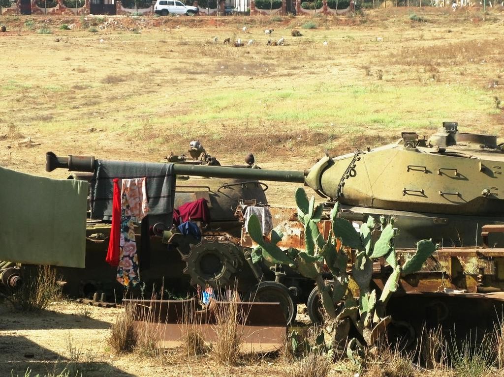 Foto: Kuburan Tank di Kota Asmara