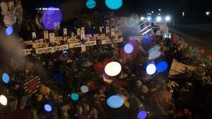Bunga dan Doa untuk Korban Penembakan di SD Texas