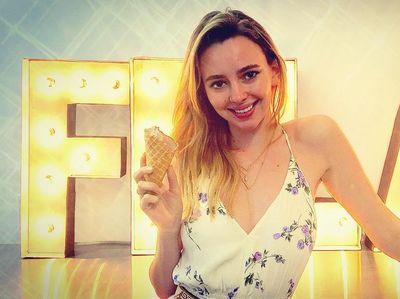 Natasha Bassett, Kekasih Elon Musk yang Hobi Kulineran