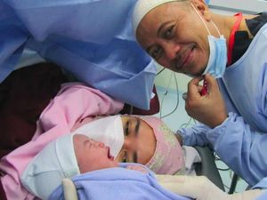 Alhamdulillah... Opick Dikaruniai Anak kedua dari Bebi Silvana Alhamdulillah... Opick Dikaruniai Anak kedua dari Bebi Silvana