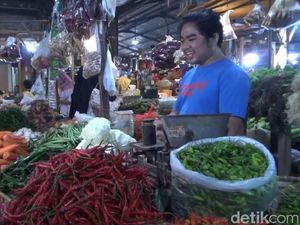 Harga Sayur di Purwakarta Meroket, Cabai Merah Naik 100 Persen Harga Sayur di Purwakarta Meroket, Cabai Merah Naik 100 Persen