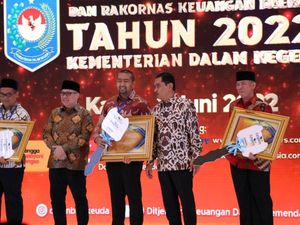 Pemprov Sumbar Raih Penghargaan Pelaksanaan Program TASPEN Pemprov Sumbar Raih Penghargaan Pelaksanaan Program TASPEN