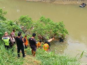 Heboh, Warga Temukan Mayat Pria Mengapung di Sungai Deli
